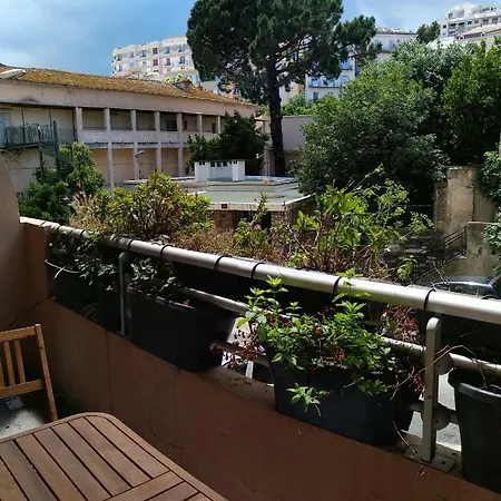 Palais Du Centre Apartment *